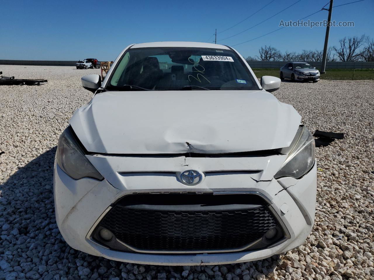 2019 Toyota Yaris L White vin: 3MYDLBYV2KY525866