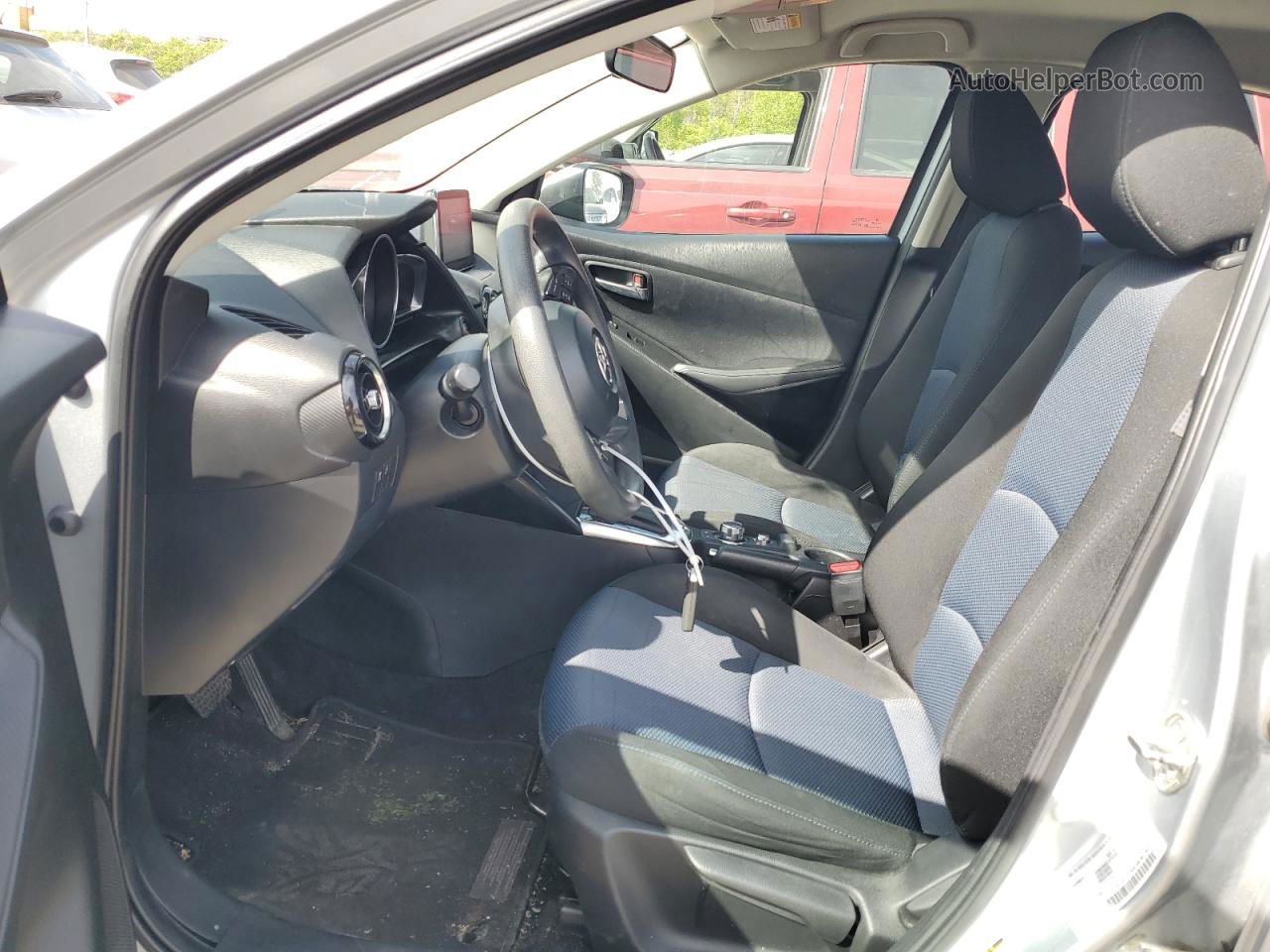2018 Toyota Yaris Ia  Silver vin: 3MYDLBYV3JY311077