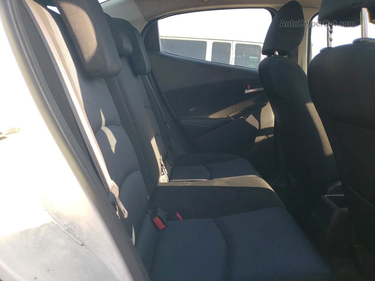 2018 Toyota Yaris Ia  White vin: 3MYDLBYV3JY329255