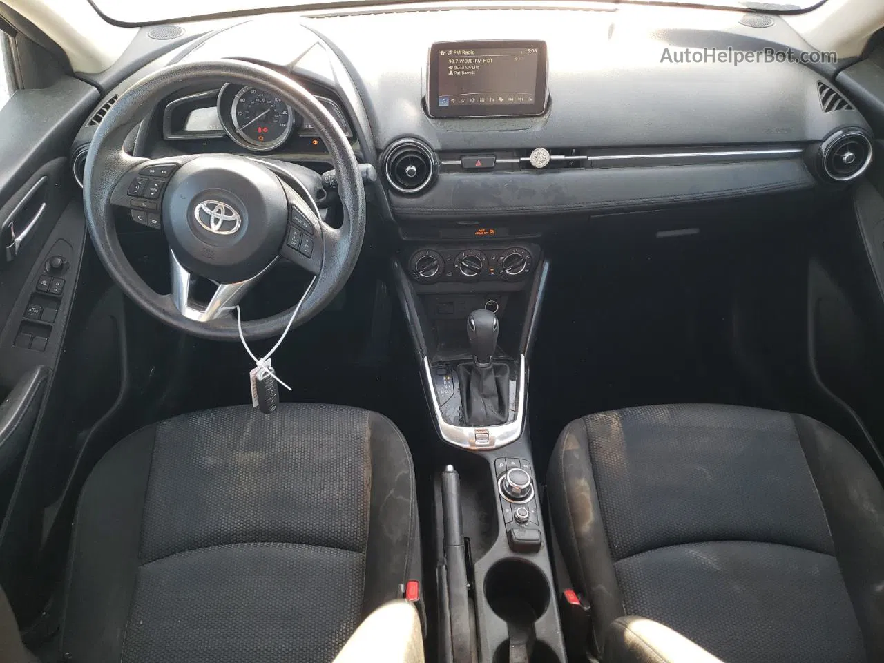 2018 Toyota Yaris Ia  White vin: 3MYDLBYV3JY329255