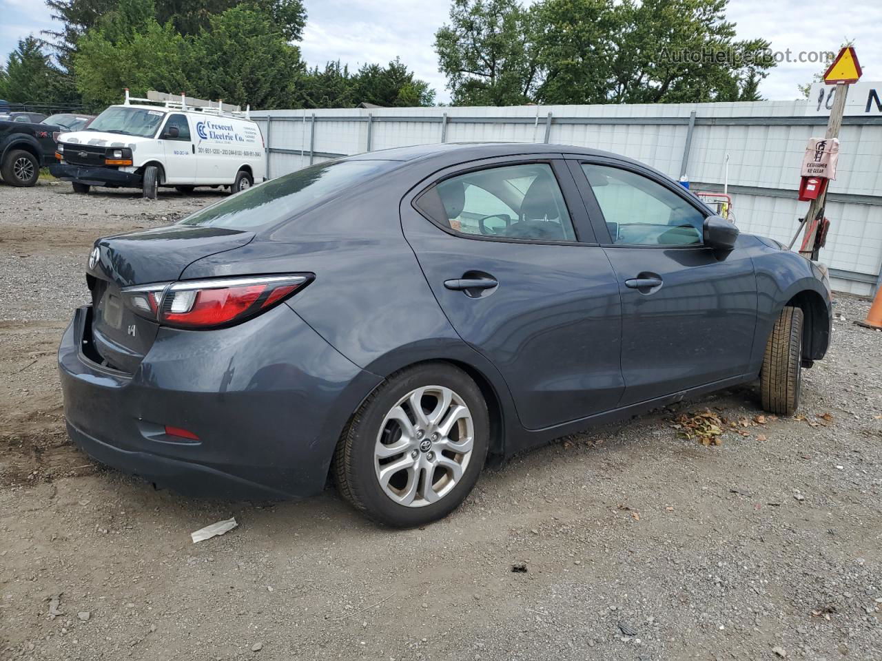 2018 Toyota Yaris Ia  Gray vin: 3MYDLBYV3JY330437