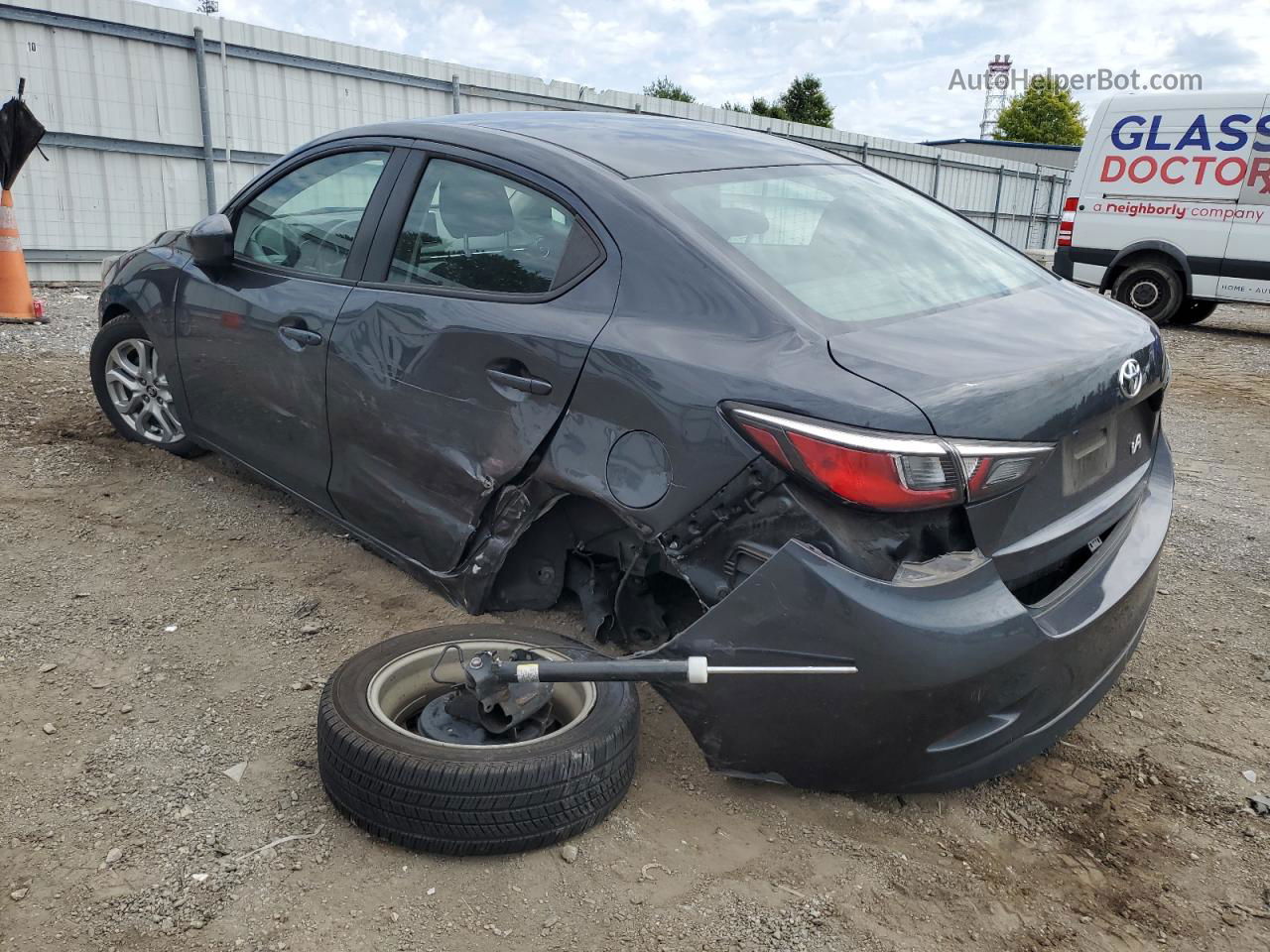 2018 Toyota Yaris Ia  Gray vin: 3MYDLBYV3JY330437