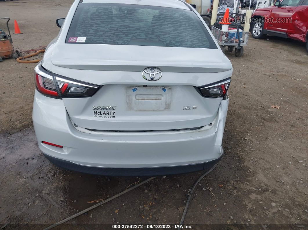 2019 Toyota Yaris Sedan Le Gray vin: 3MYDLBYV3KY501866