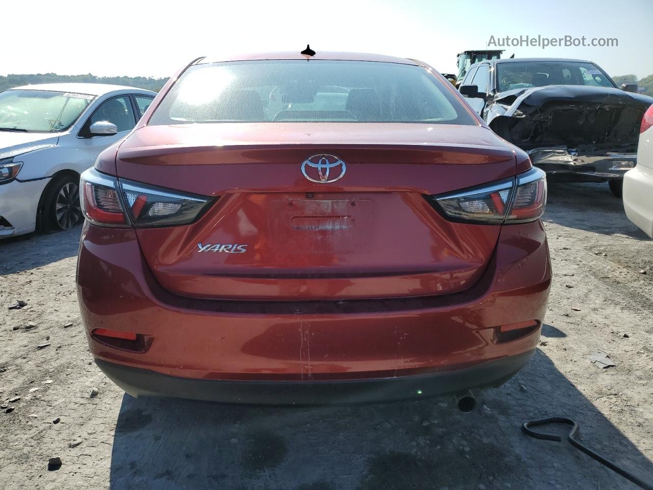 2019 Toyota Yaris L Red vin: 3MYDLBYV3KY508168