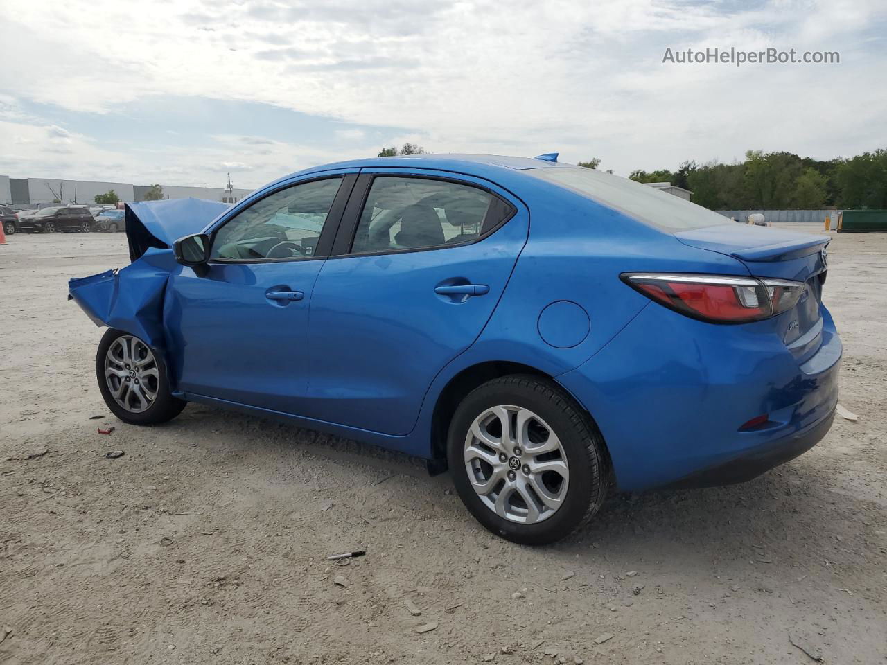 2019 Toyota Yaris L Blue vin: 3MYDLBYV3KY510213