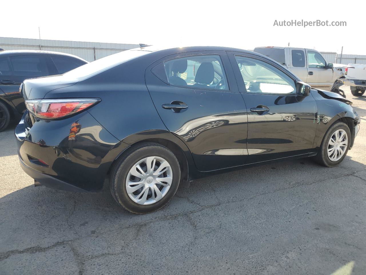 2019 Toyota Yaris L Black vin: 3MYDLBYV3KY512544