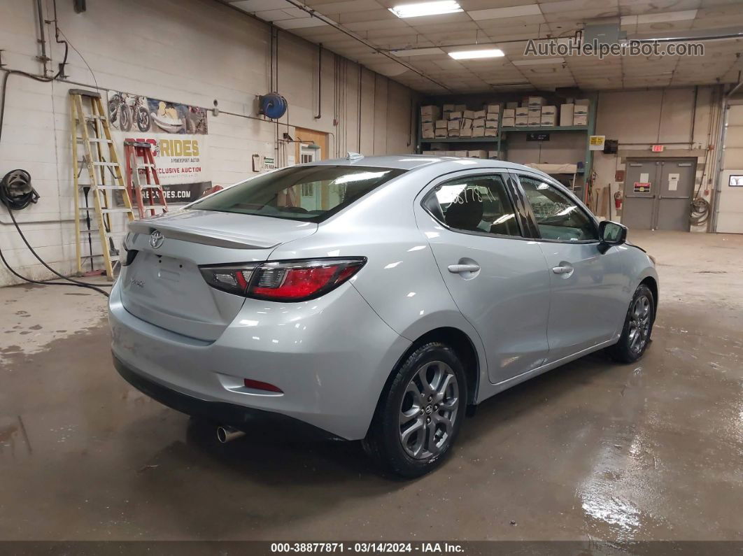 2019 Toyota Yaris Le Silver vin: 3MYDLBYV3KY526704