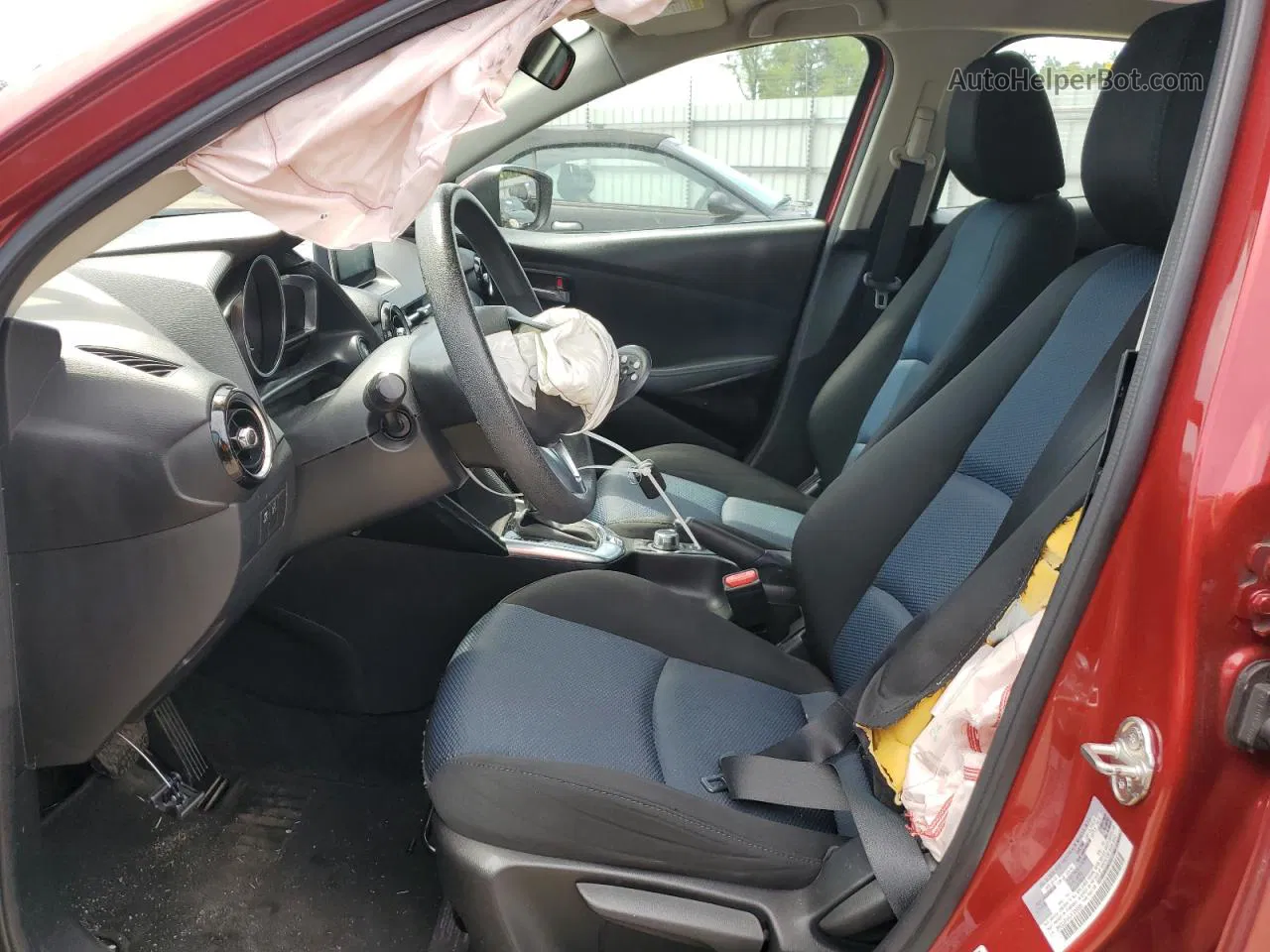 2018 Toyota Yaris Ia  Red vin: 3MYDLBYV4JY326008