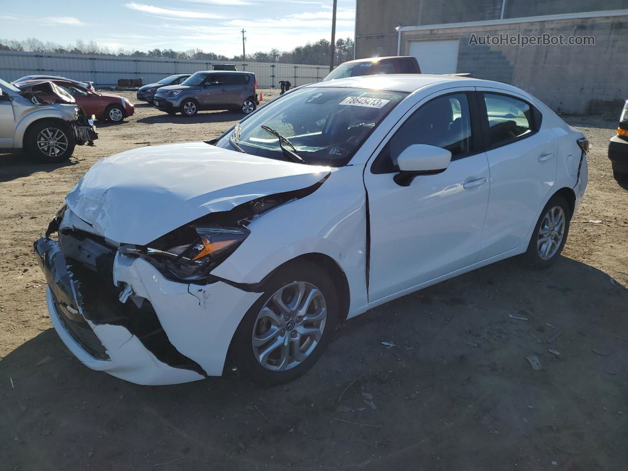 2018 Toyota Yaris Ia  White vin: 3MYDLBYV4JY329488