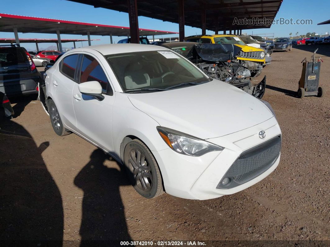 2019 Toyota Yaris Le White vin: 3MYDLBYV4KY511175