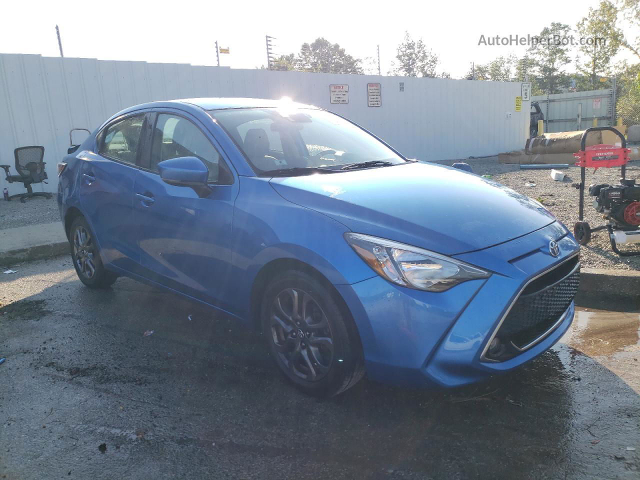 2019 Toyota Yaris L Синий vin: 3MYDLBYV4KY511273