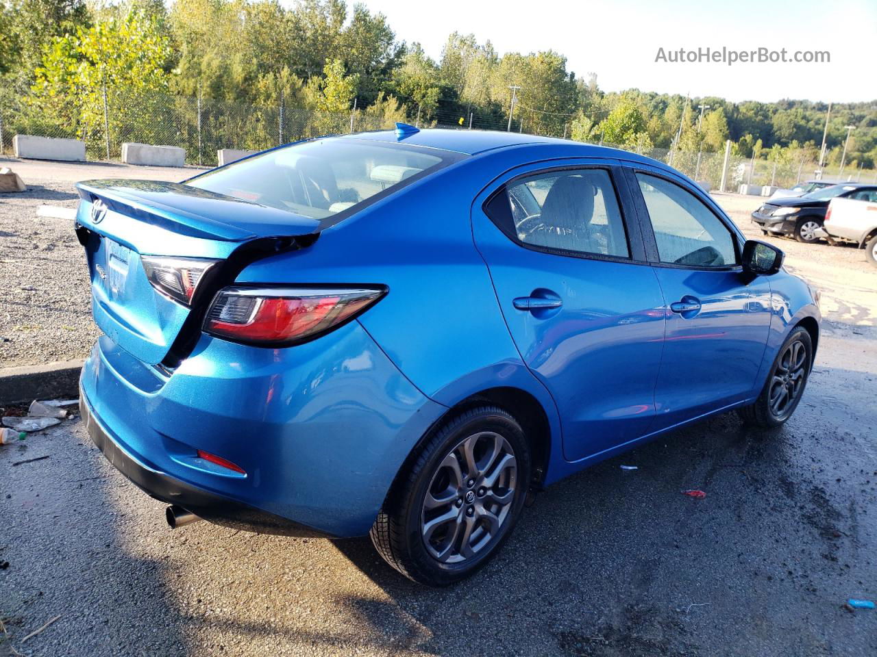 2019 Toyota Yaris L Синий vin: 3MYDLBYV4KY511273