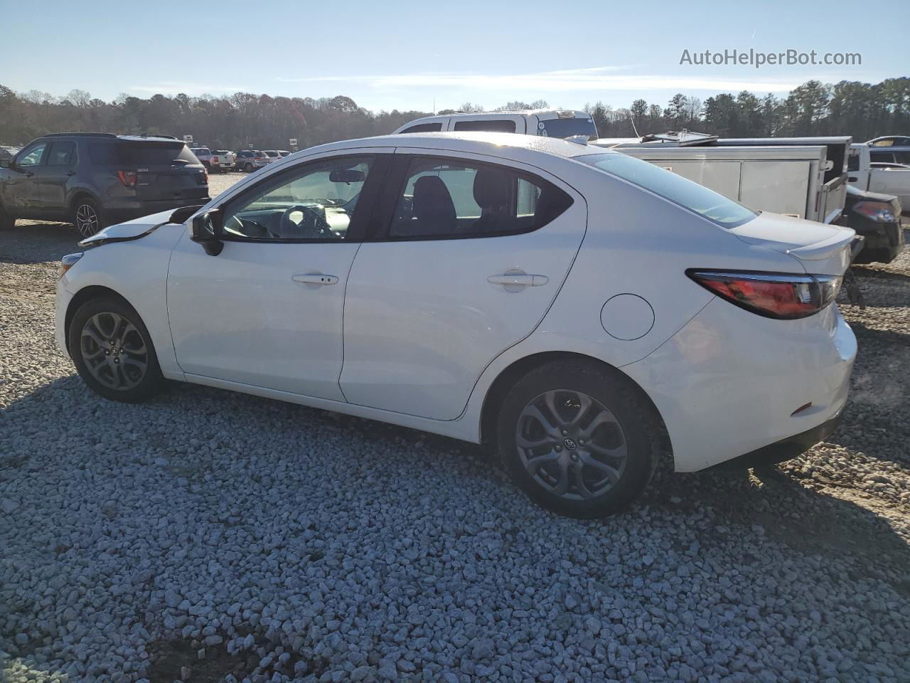 2019 Toyota Yaris L White vin: 3MYDLBYV4KY514173