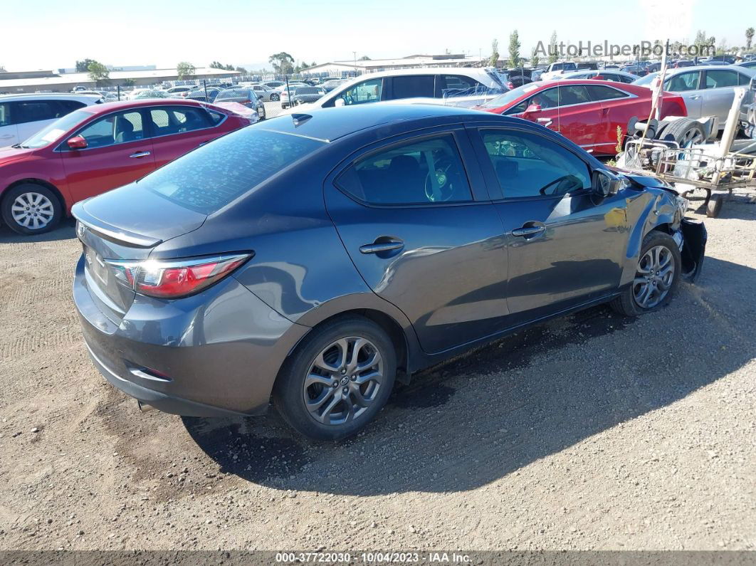 2019 Toyota Yaris Le Gray vin: 3MYDLBYV4KY514481