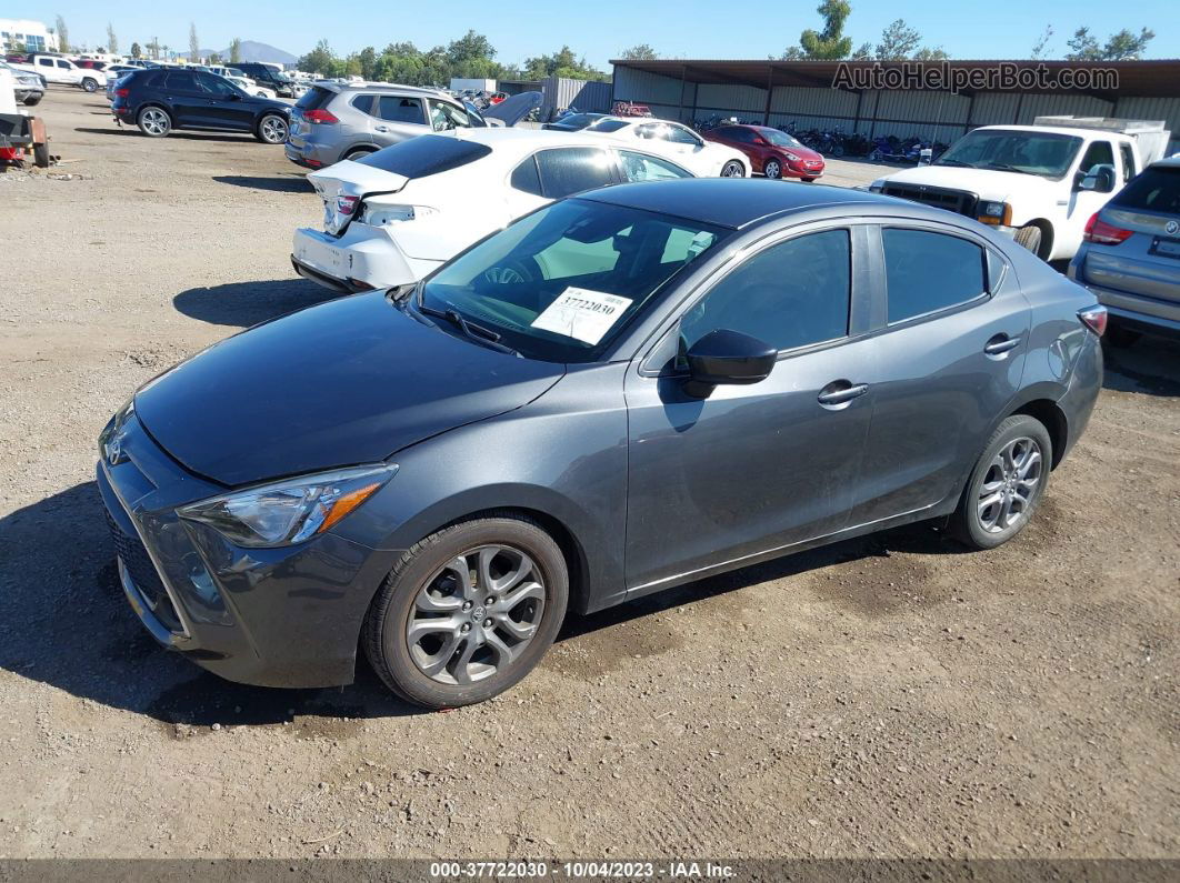 2019 Toyota Yaris Le Gray vin: 3MYDLBYV4KY514481