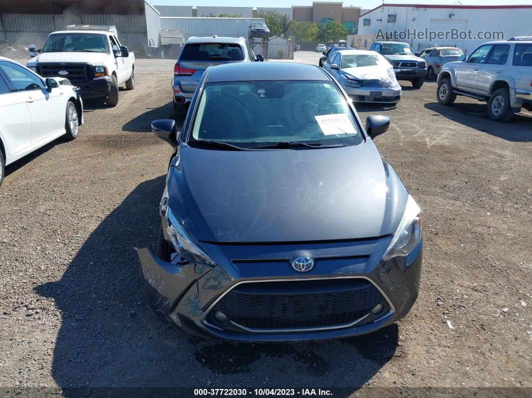 2019 Toyota Yaris Le Gray vin: 3MYDLBYV4KY514481