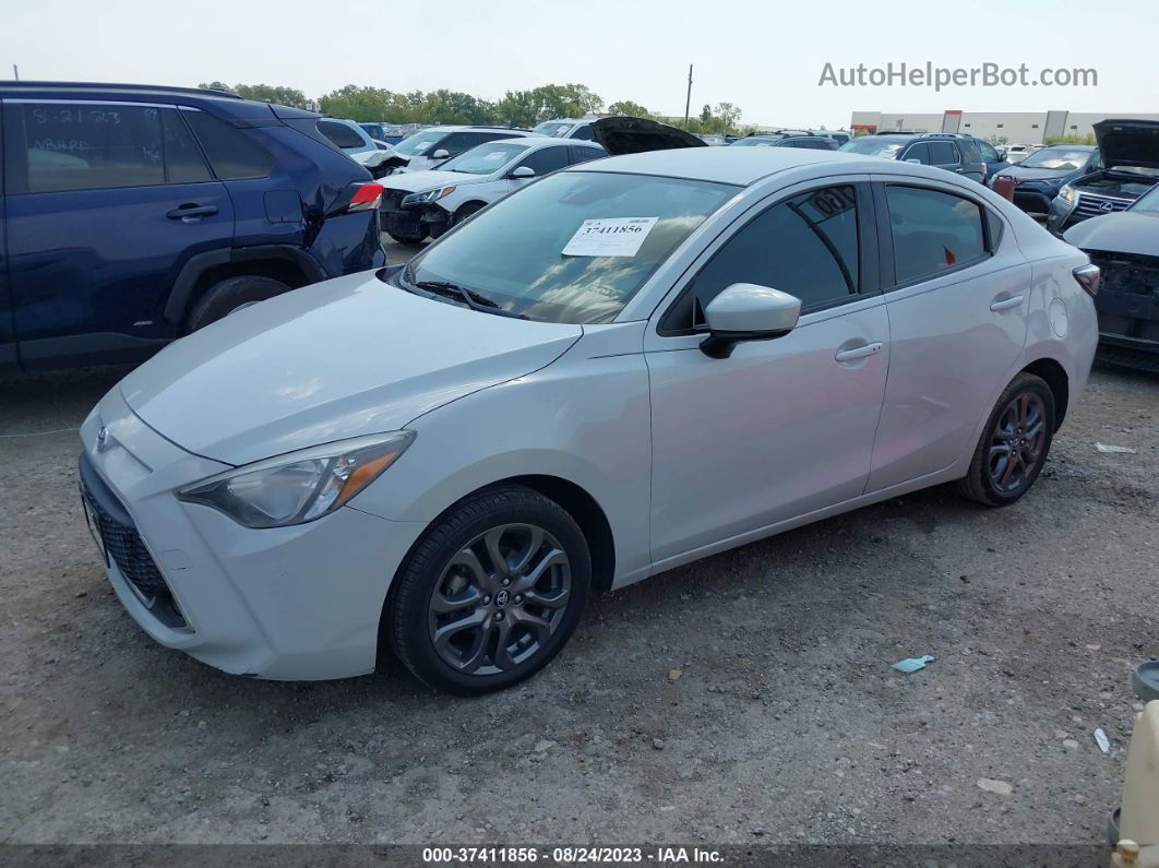 2019 Toyota Yaris  Le White vin: 3MYDLBYV4KY518823