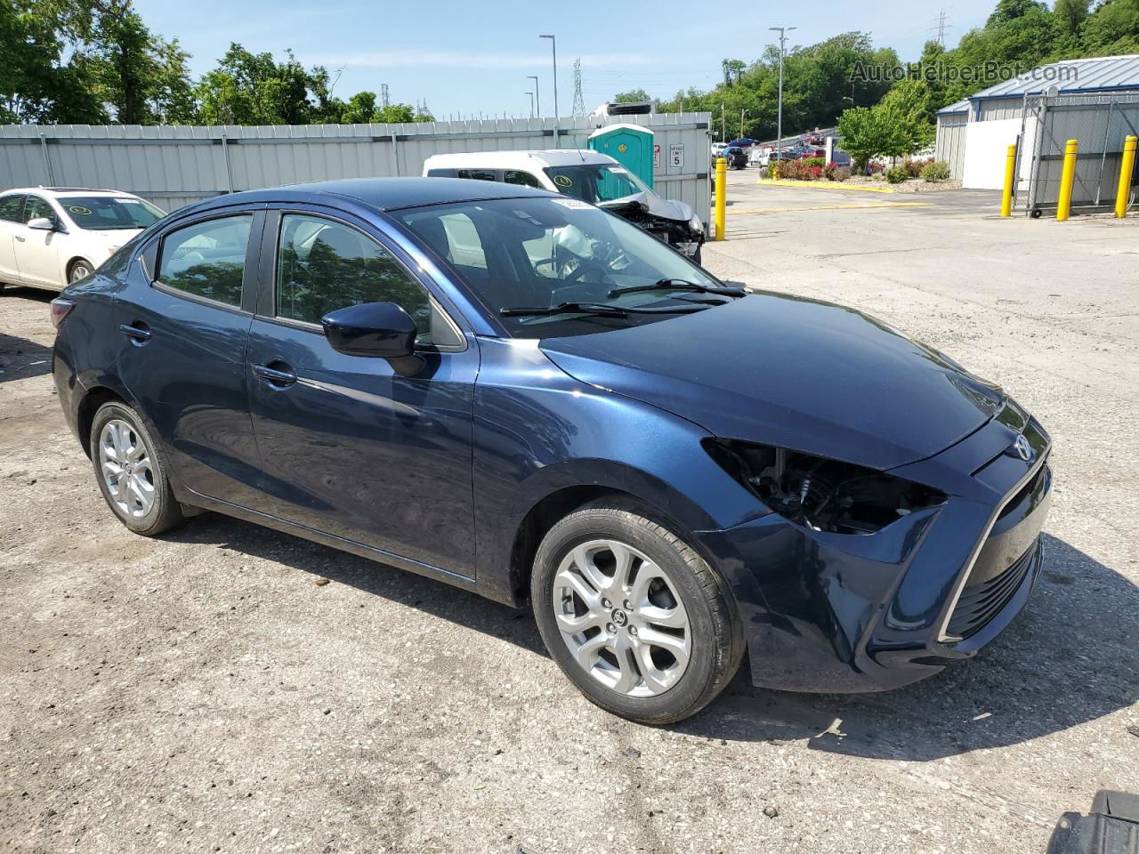 2018 Toyota Yaris Ia  Blue vin: 3MYDLBYV5JY313395
