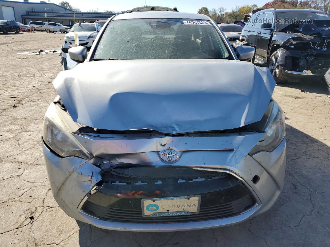 2018 Toyota Yaris Ia  Silver vin: 3MYDLBYV5JY313655