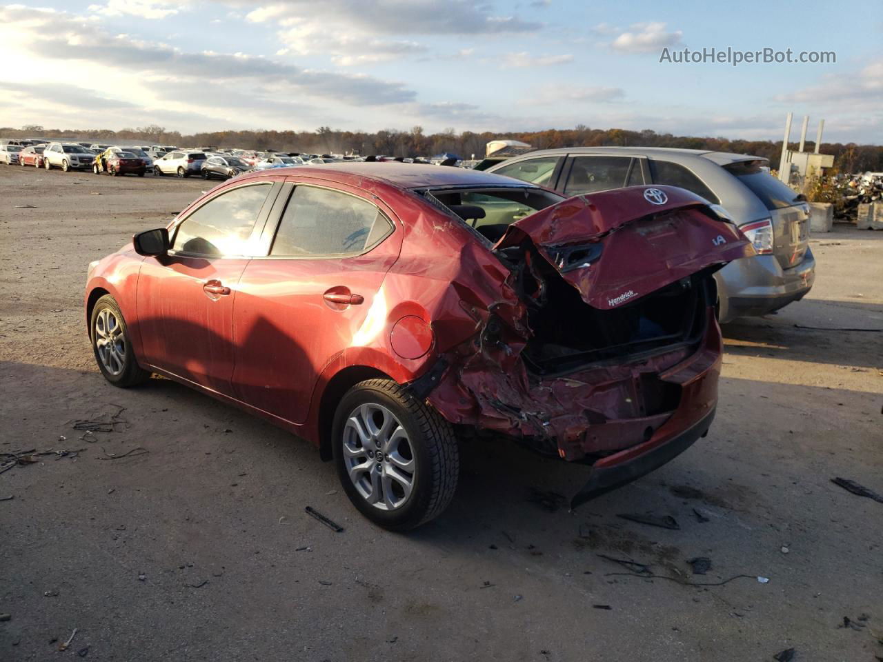 2018 Toyota Yaris Ia  Red vin: 3MYDLBYV5JY318578