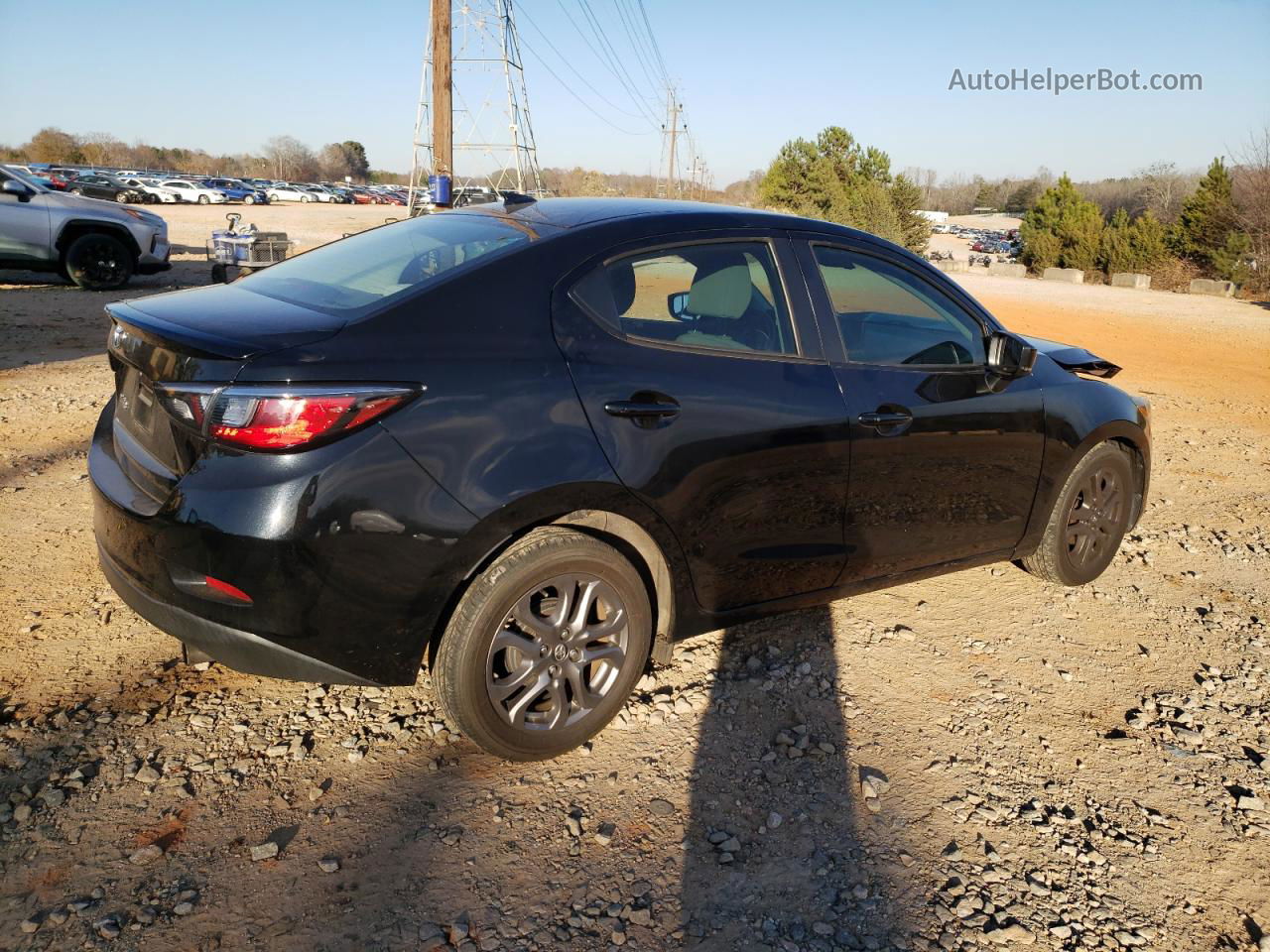 2019 Toyota Yaris L Black vin: 3MYDLBYV5KY500928