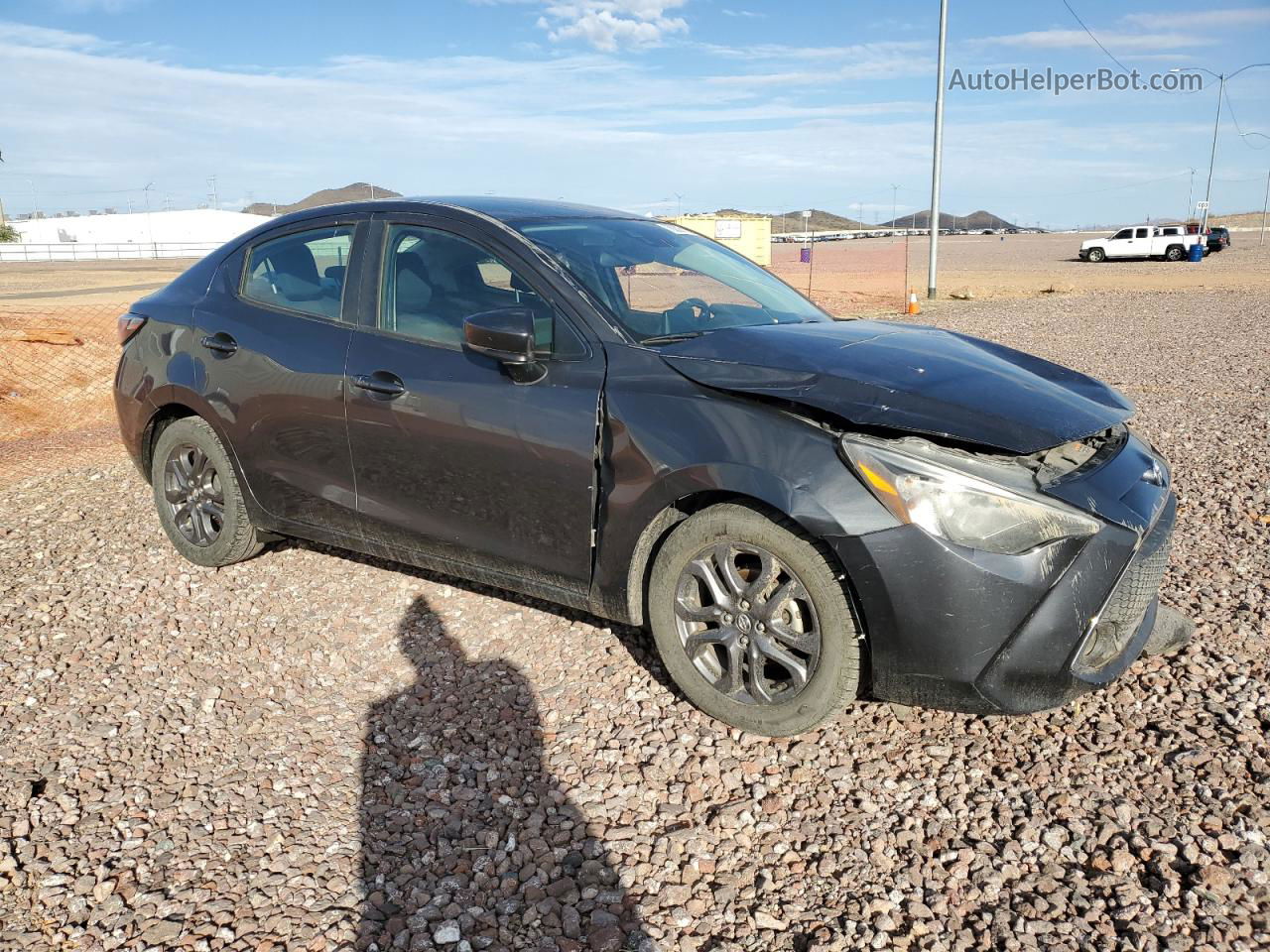 2019 Toyota Yaris L Угольный vin: 3MYDLBYV5KY516739