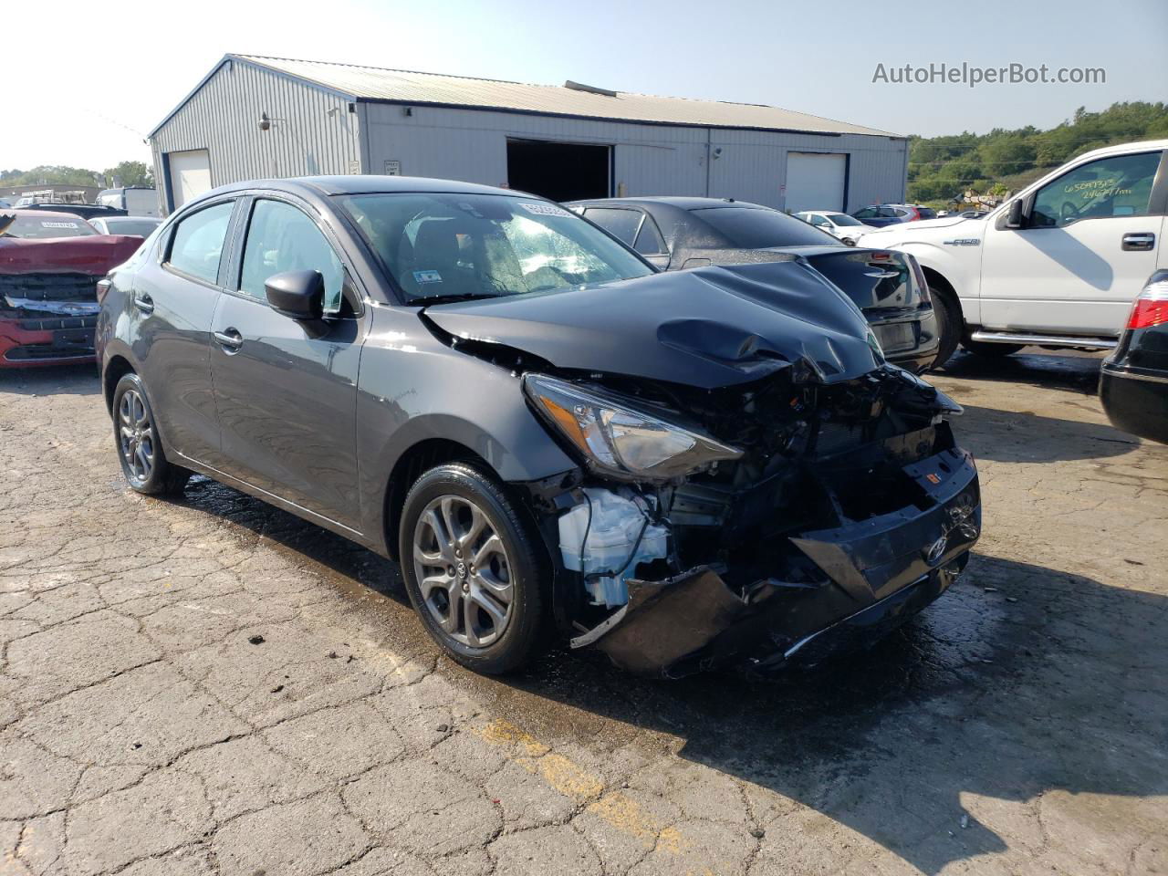 2019 Toyota Yaris L Серый vin: 3MYDLBYV5KY527353