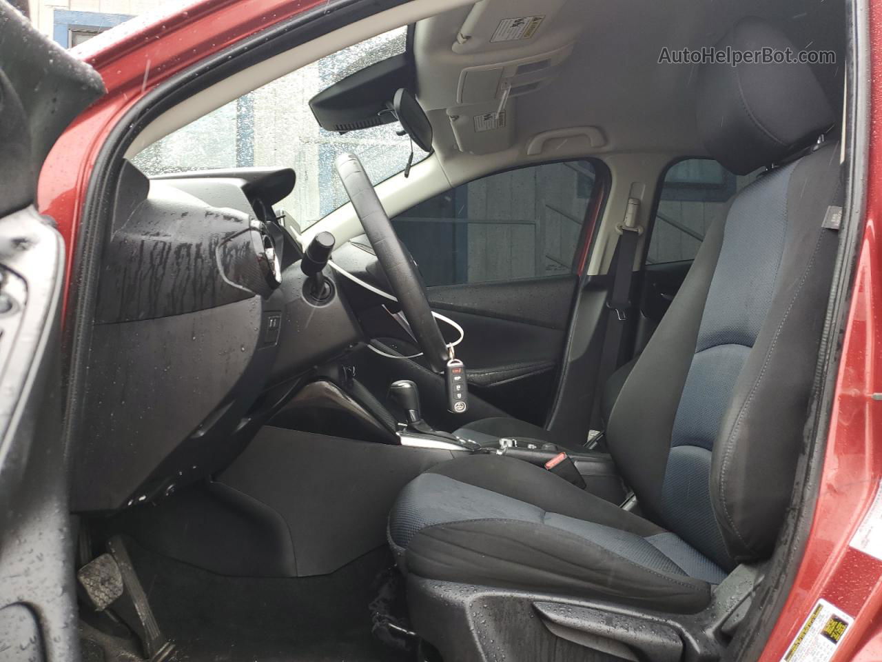 2018 Toyota Yaris Ia  Красный vin: 3MYDLBYV6JY301966