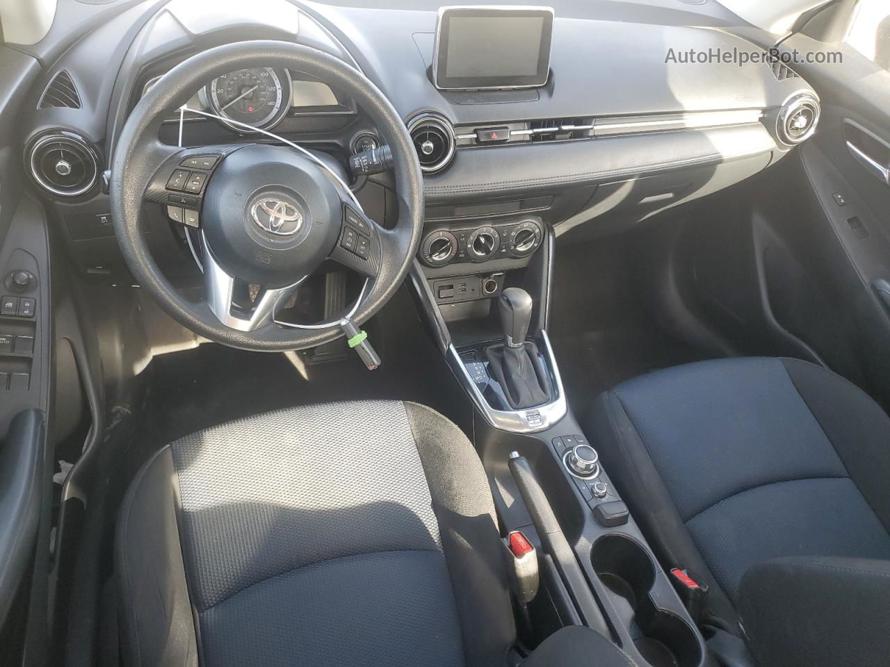 2018 Toyota Yaris Ia  Silver vin: 3MYDLBYV6JY314149