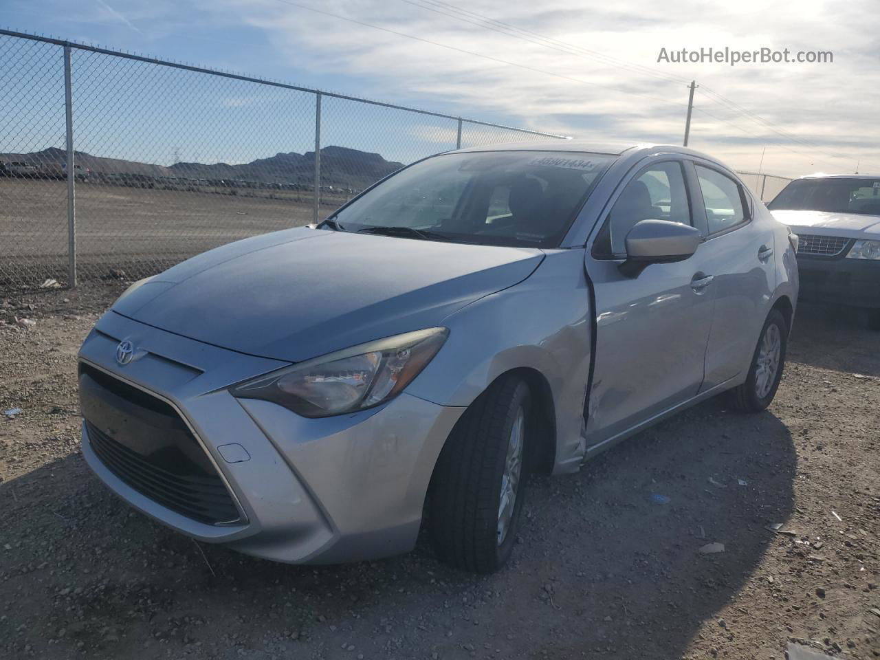 2018 Toyota Yaris Ia  Silver vin: 3MYDLBYV6JY314149