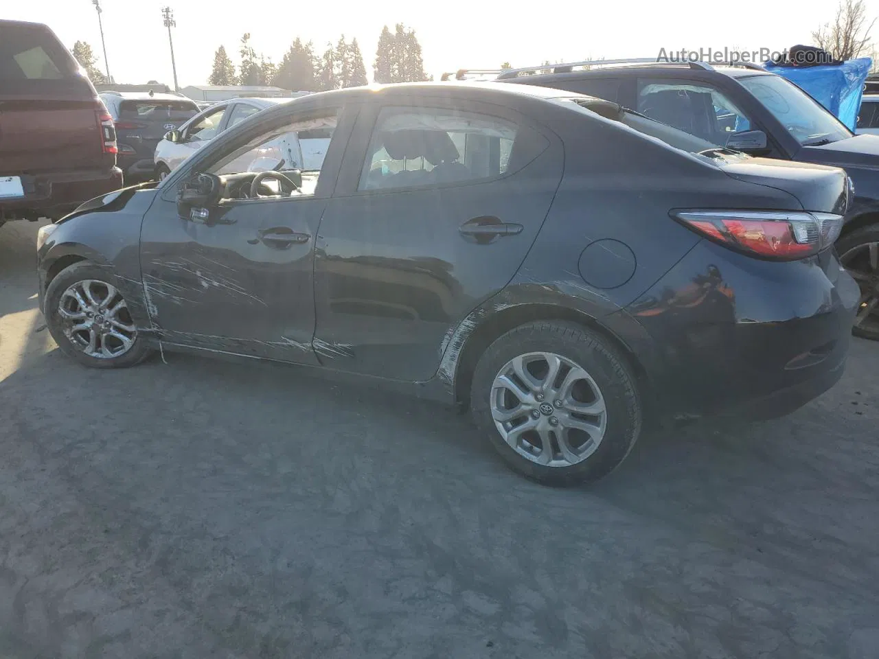 2018 Toyota Yaris Ia  Черный vin: 3MYDLBYV6JY314538