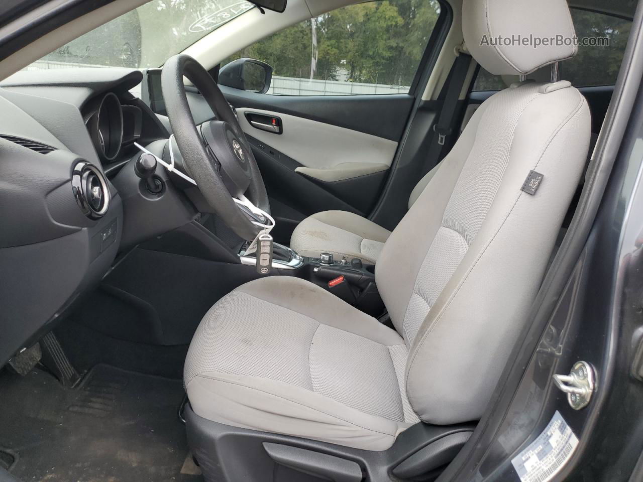 2019 Toyota Yaris L Charcoal vin: 3MYDLBYV6KY501361