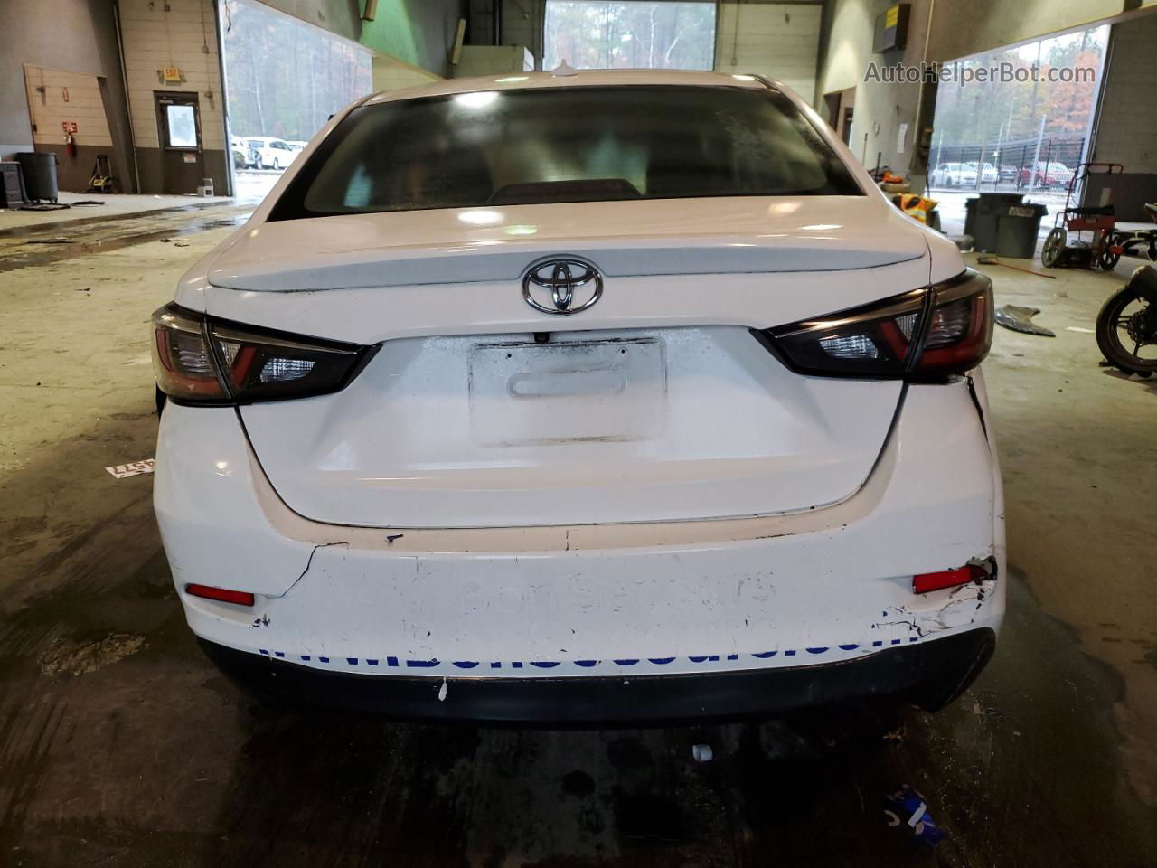 2019 Toyota Yaris L White vin: 3MYDLBYV6KY512330