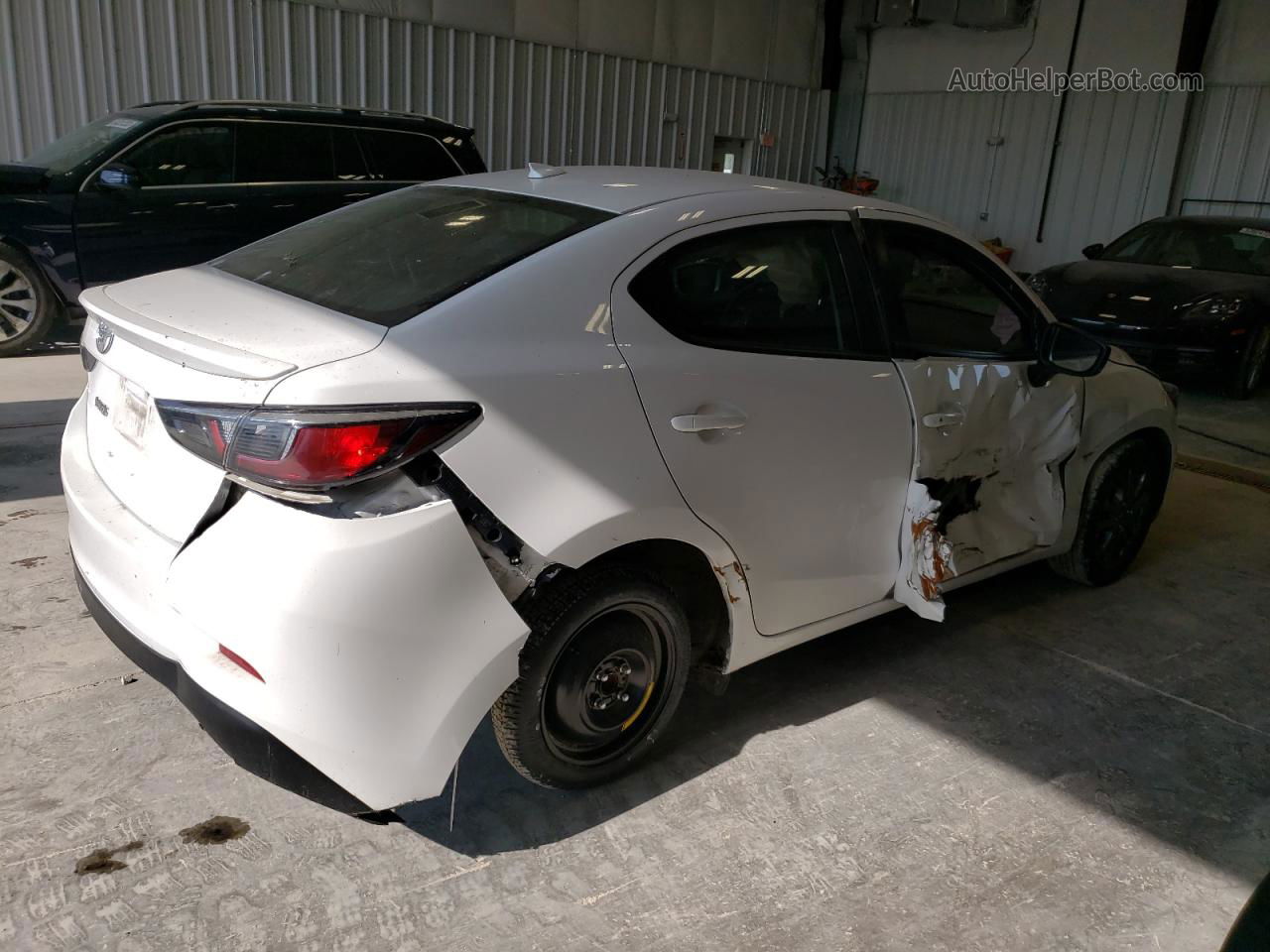 2019 Toyota Yaris L White vin: 3MYDLBYV6KY522548