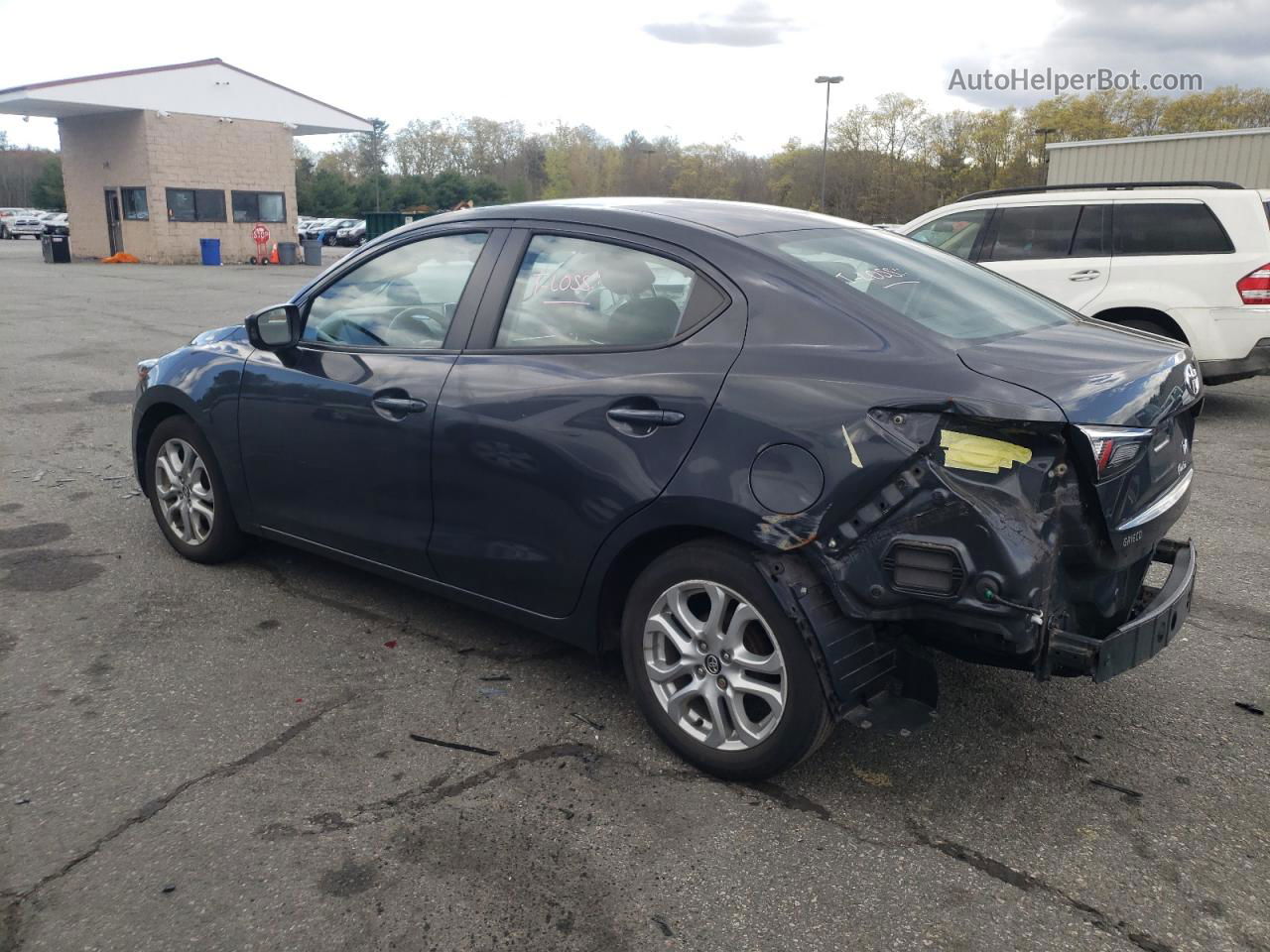 2018 Toyota Yaris Ia  Gray vin: 3MYDLBYV7JY314483