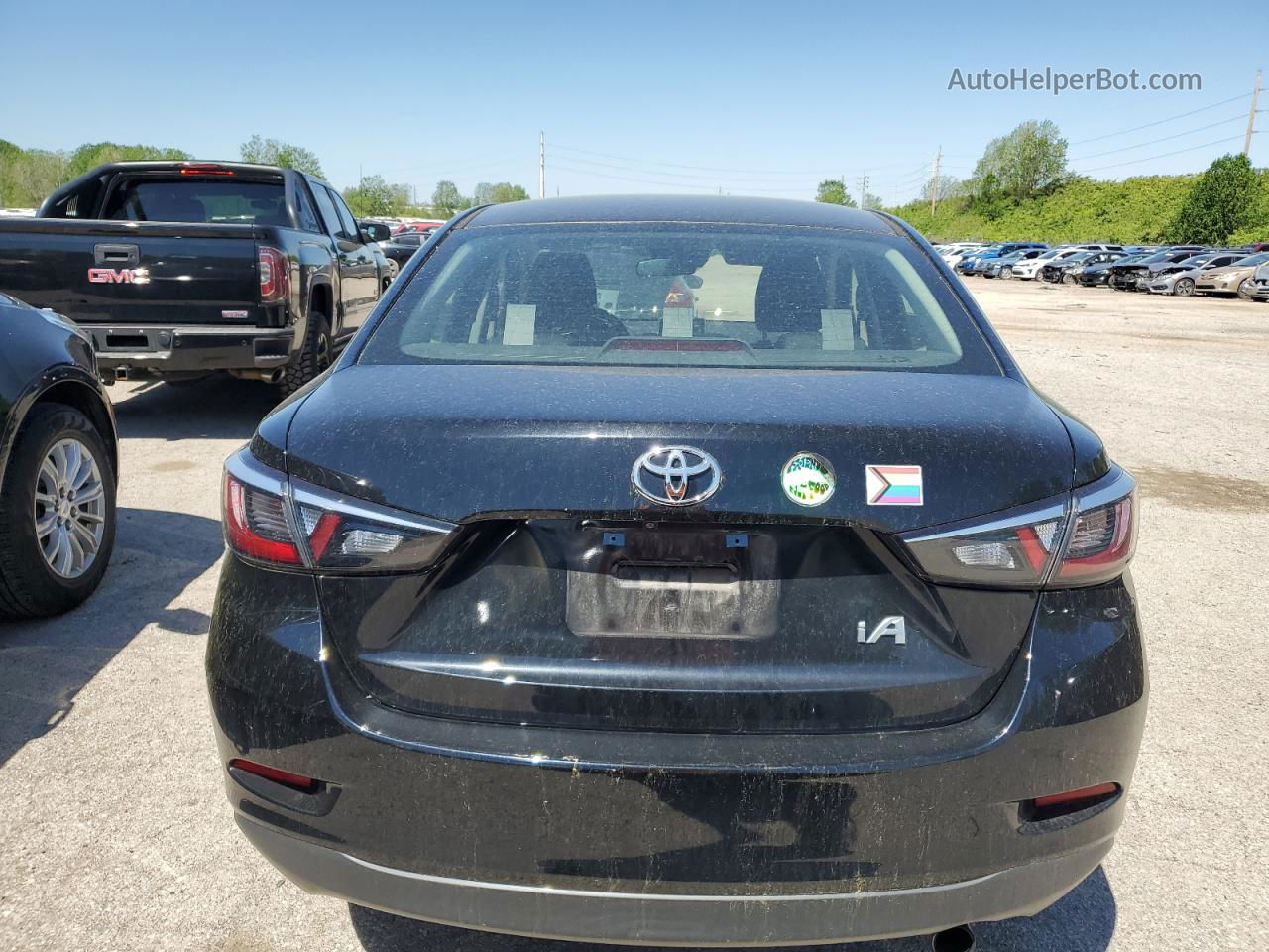 2018 Toyota Yaris Ia  Silver vin: 3MYDLBYV7JY316802