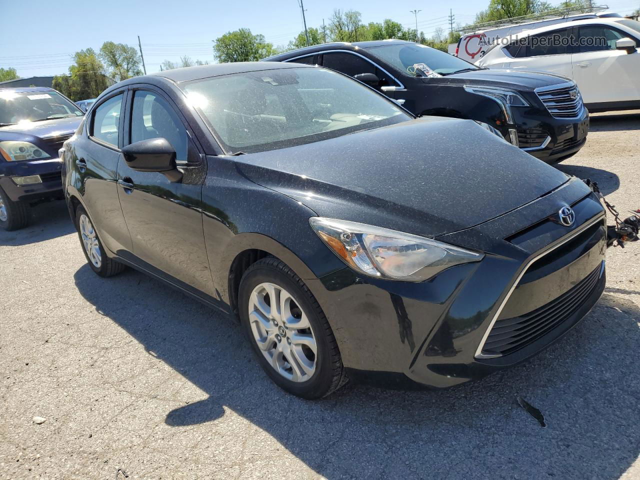 2018 Toyota Yaris Ia  Silver vin: 3MYDLBYV7JY316802