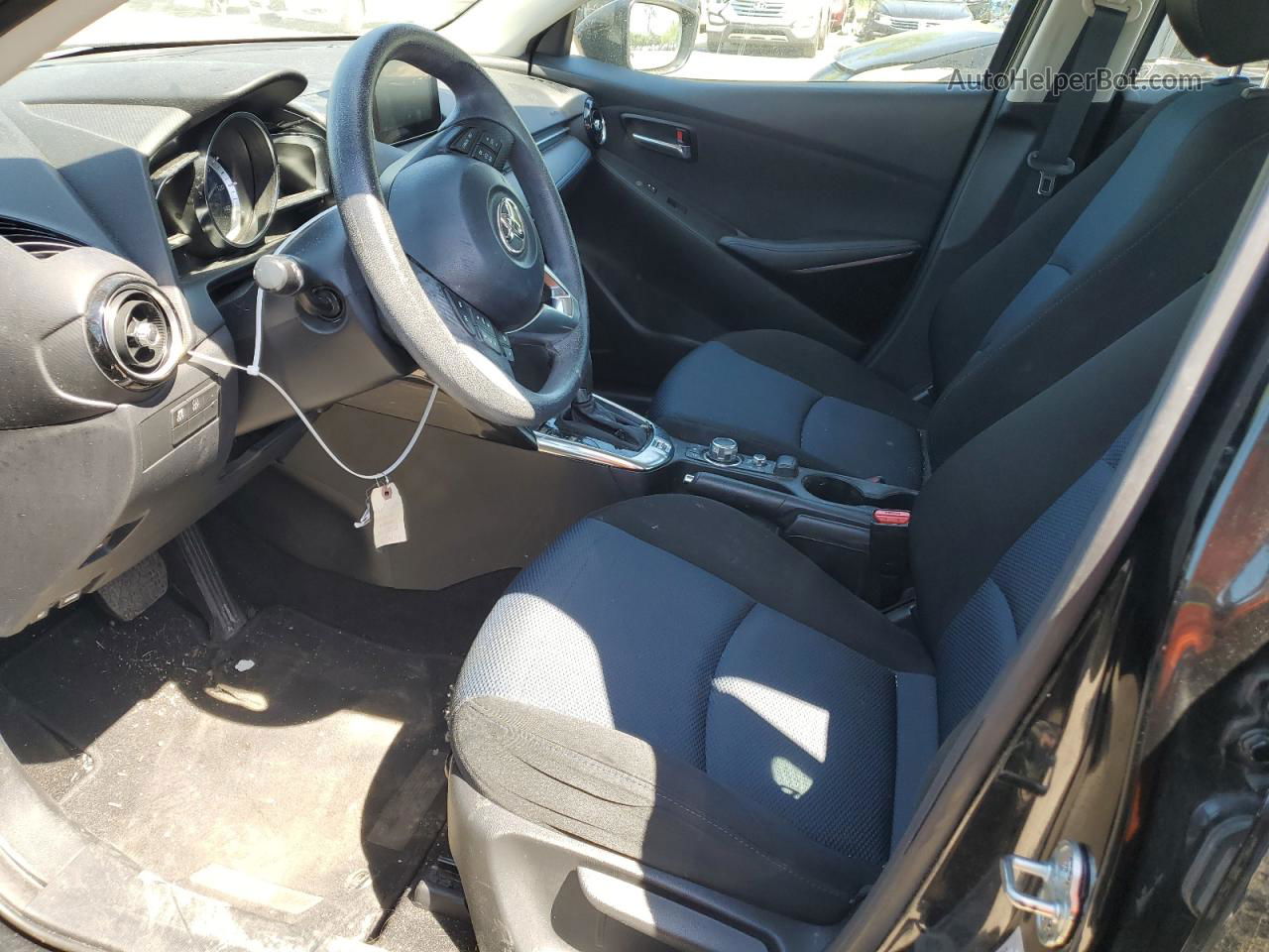 2018 Toyota Yaris Ia  Silver vin: 3MYDLBYV7JY316802