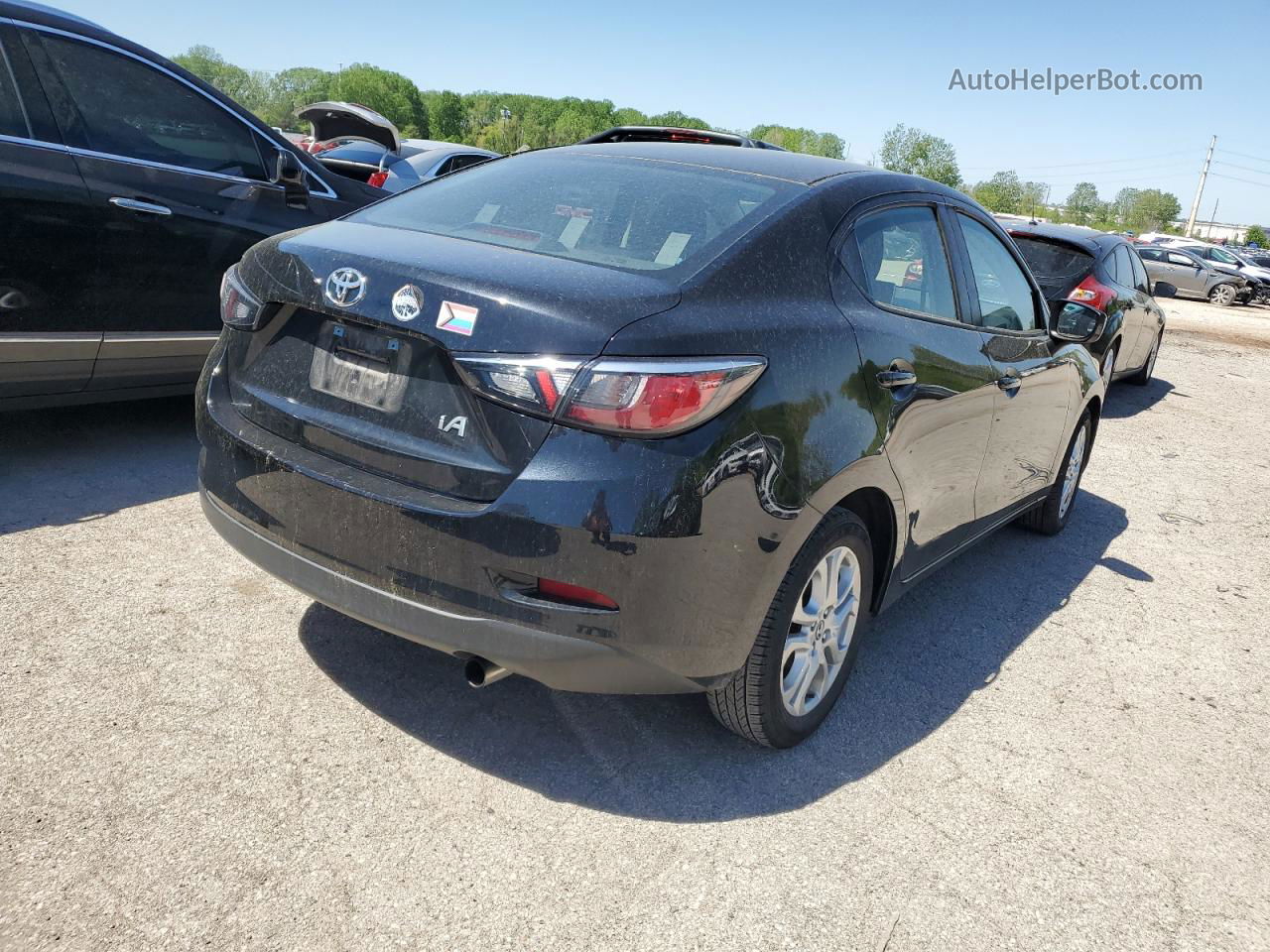 2018 Toyota Yaris Ia  Silver vin: 3MYDLBYV7JY316802