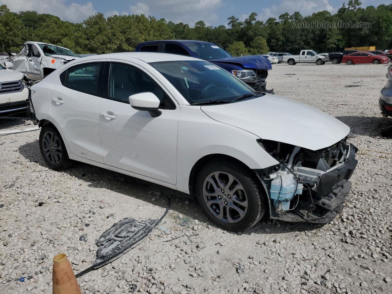 2019 Toyota Yaris L White vin: 3MYDLBYV7KY510506