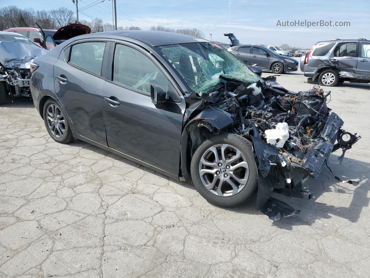 2019 Toyota Yaris L Gray vin: 3MYDLBYV7KY510974