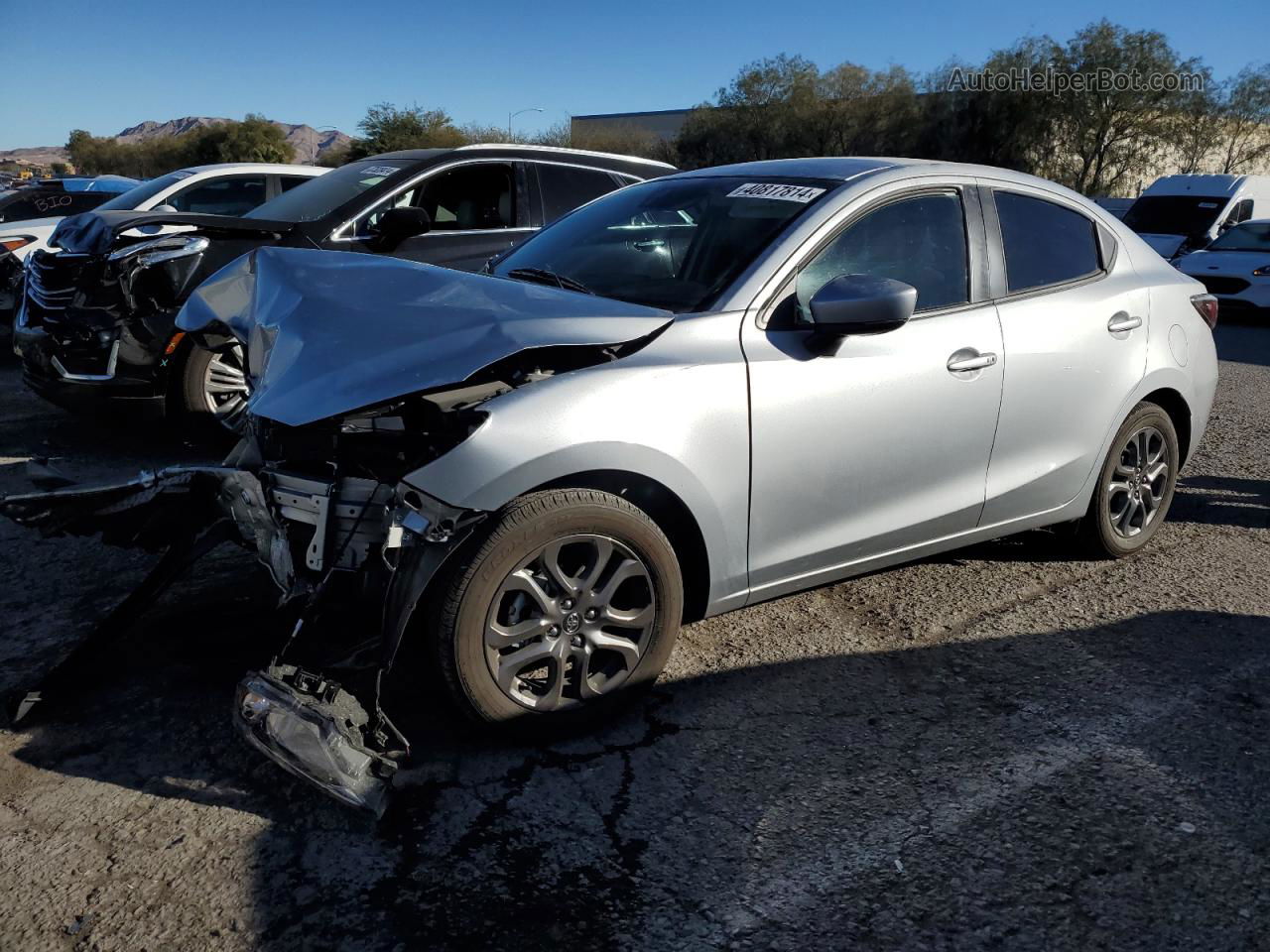 2019 Toyota Yaris L Silver vin: 3MYDLBYV7KY528746