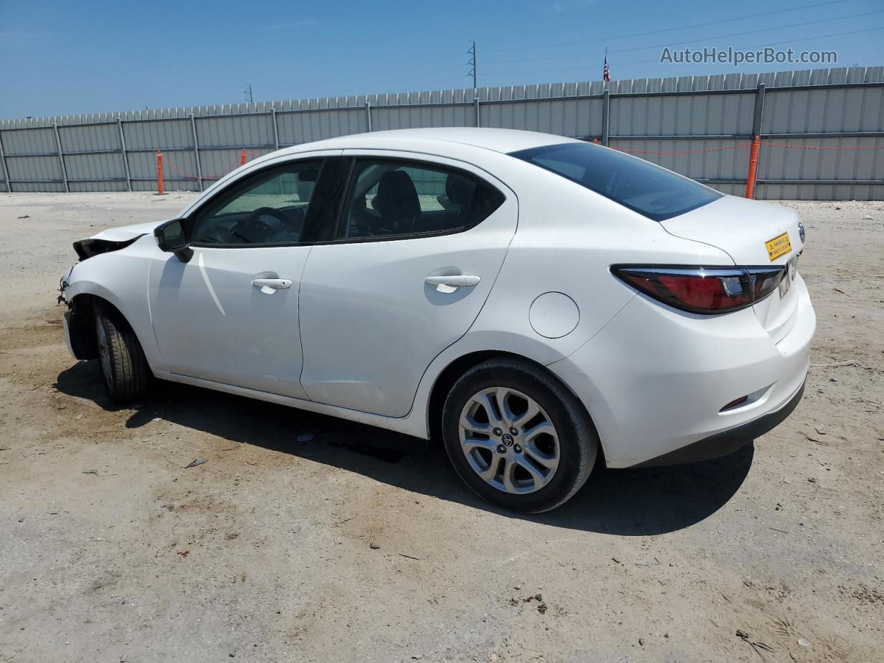 2018 Toyota Yaris Ia  White vin: 3MYDLBYV8JY310037