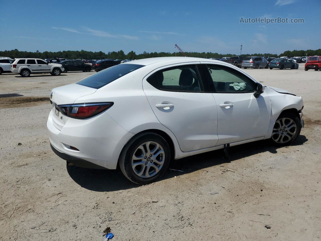 2018 Toyota Yaris Ia  White vin: 3MYDLBYV8JY310037