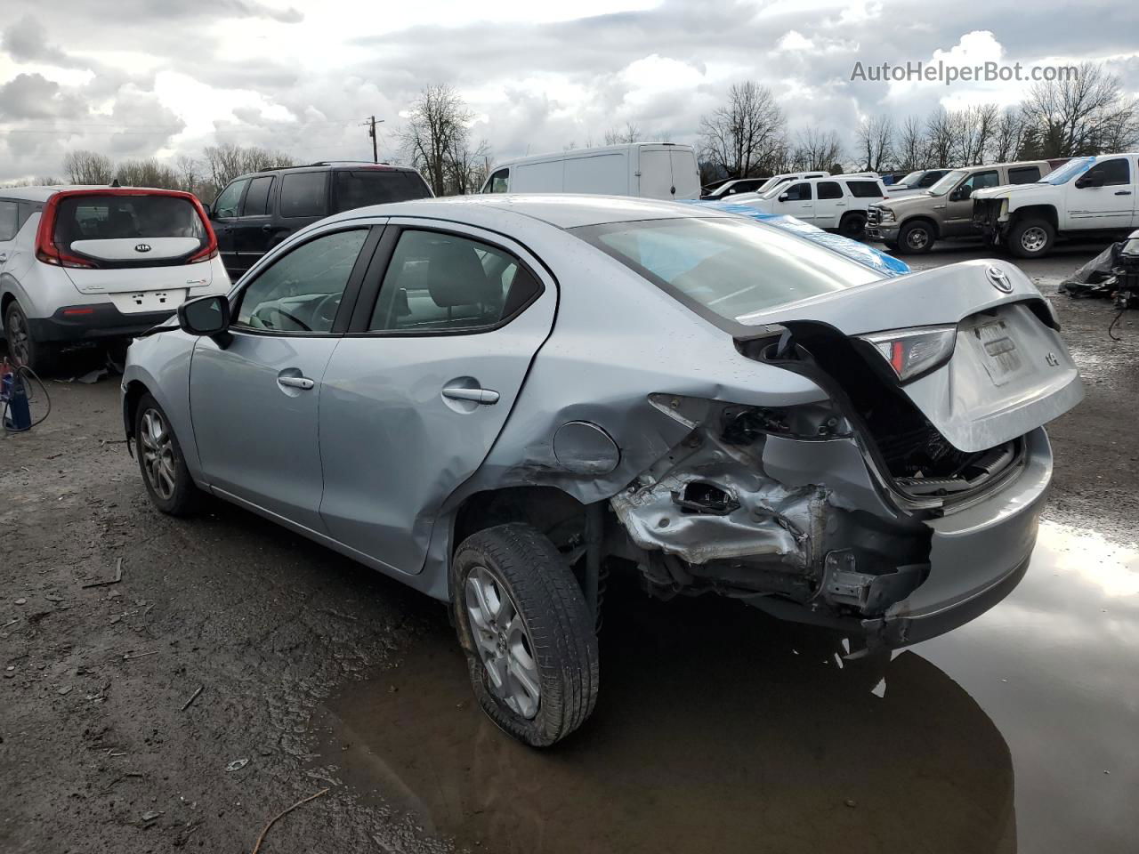 2018 Toyota Yaris Ia  Gray vin: 3MYDLBYV8JY315707