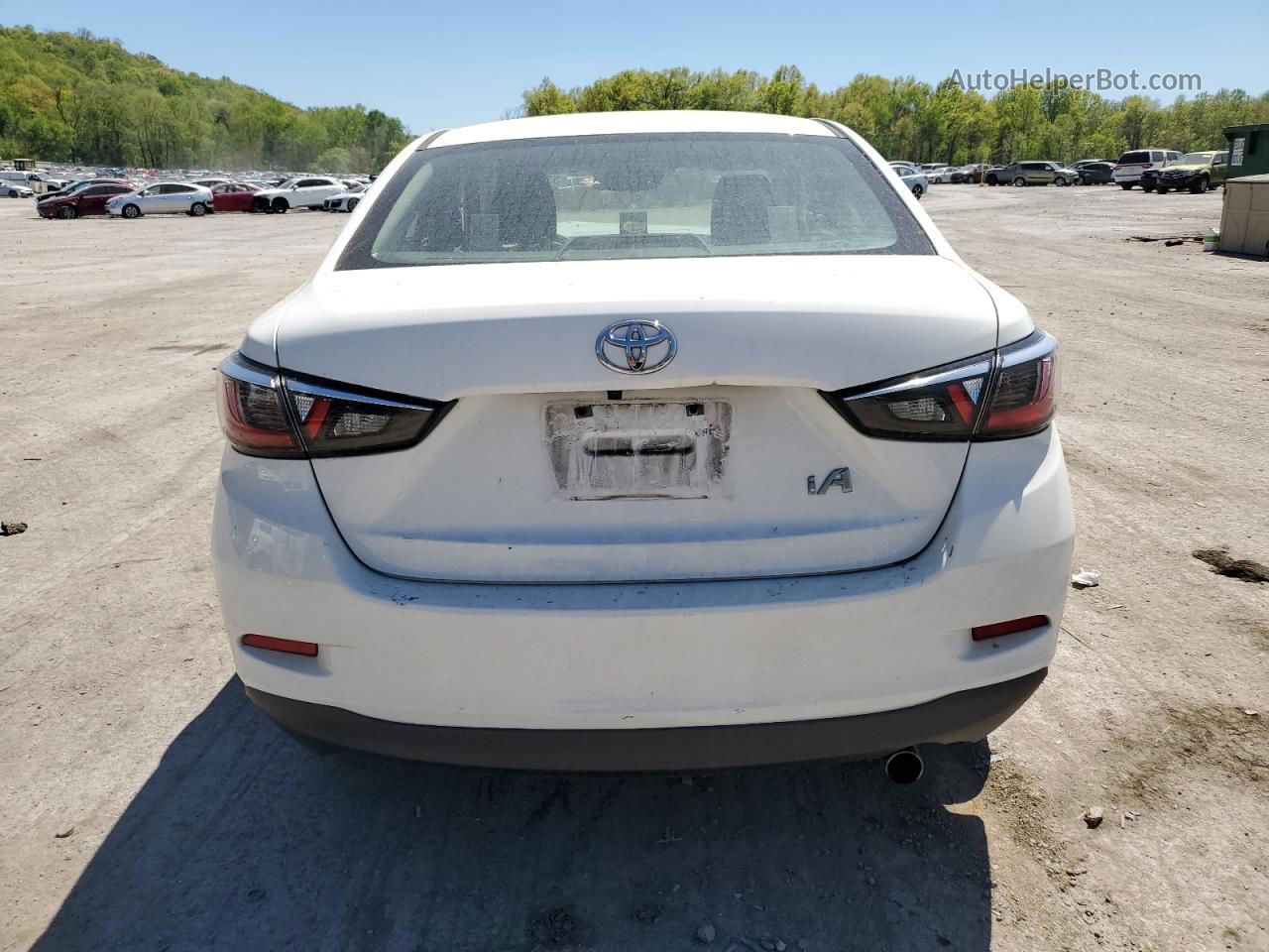 2018 Toyota Yaris Ia  White vin: 3MYDLBYV8JY320681