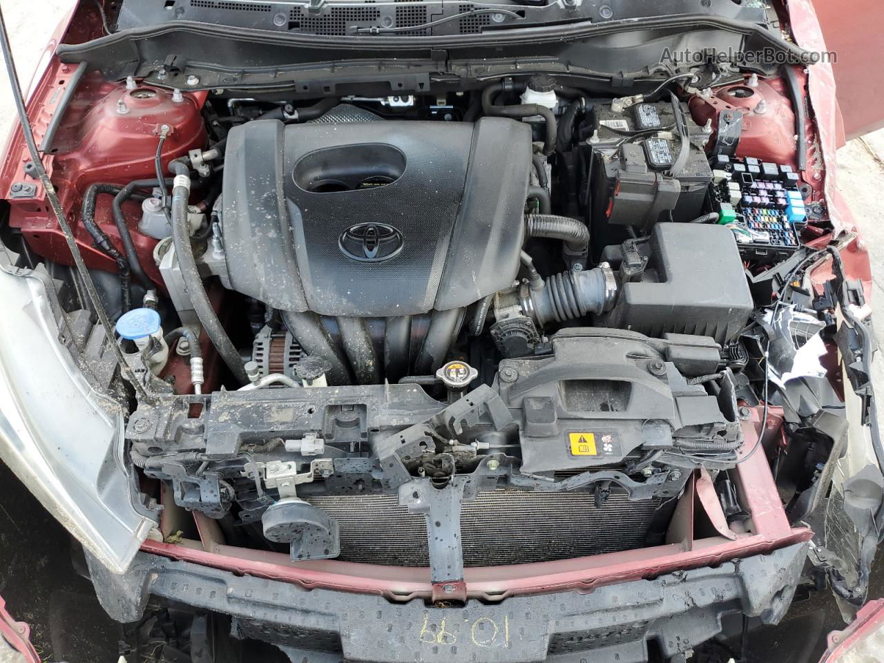 2018 Toyota Yaris Ia  Красный vin: 3MYDLBYV8JY326268