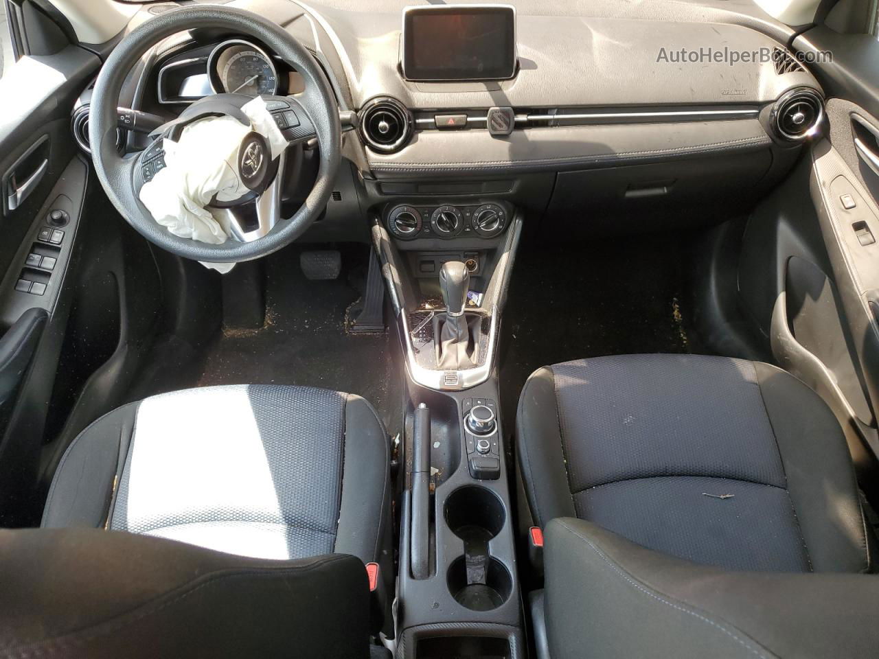 2018 Toyota Yaris Ia  Gray vin: 3MYDLBYV8JY332541