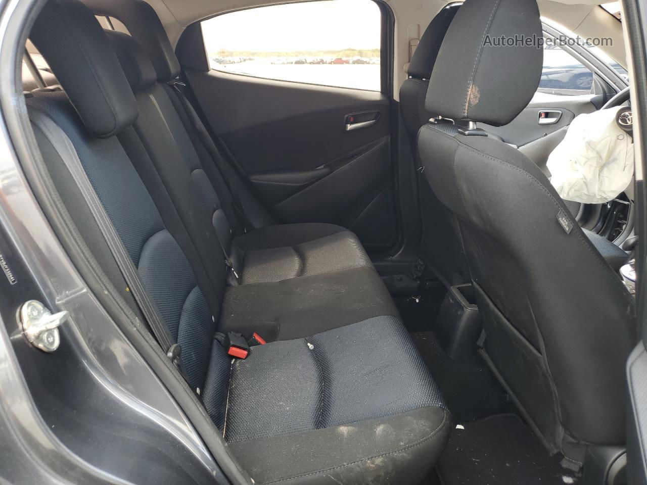 2018 Toyota Yaris Ia  Gray vin: 3MYDLBYV8JY332541