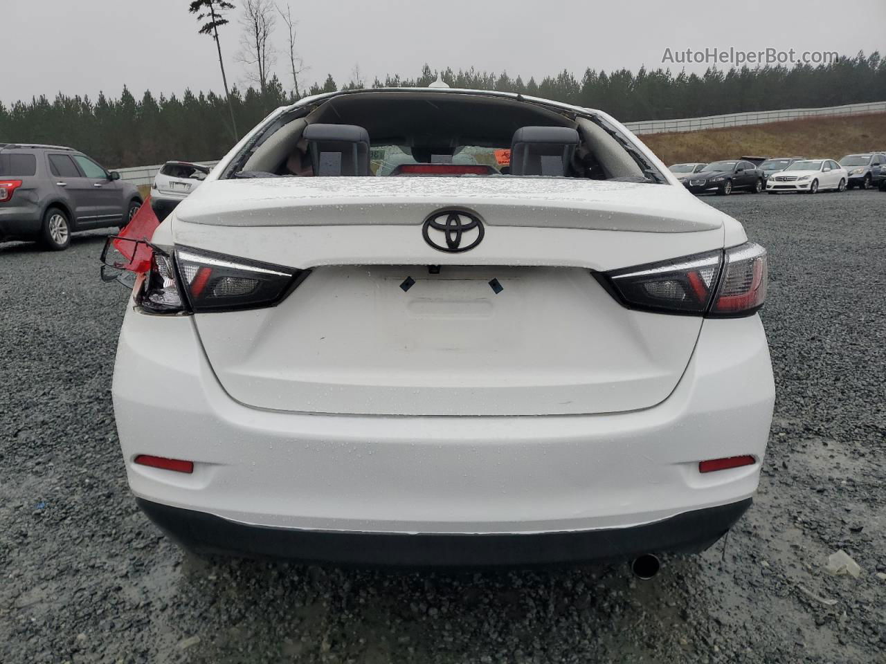 2019 Toyota Yaris L White vin: 3MYDLBYV8KY500261